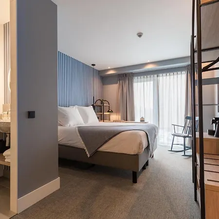 Der Valk Hotel 4*
