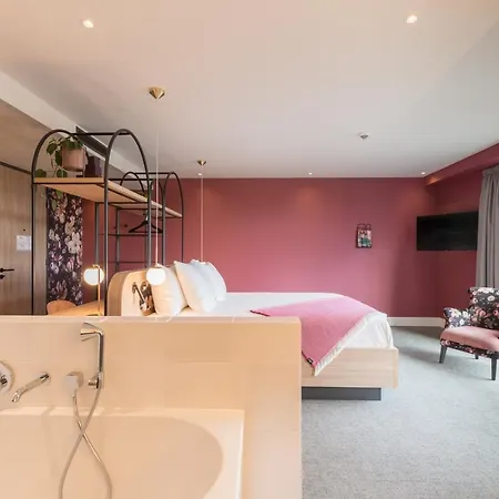 Hotel Der Valk 4*
