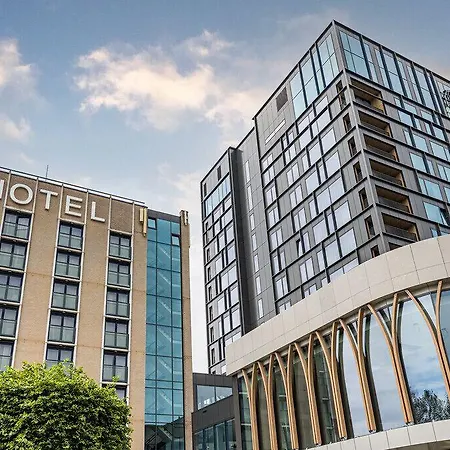 Der Valk Hotel 4*