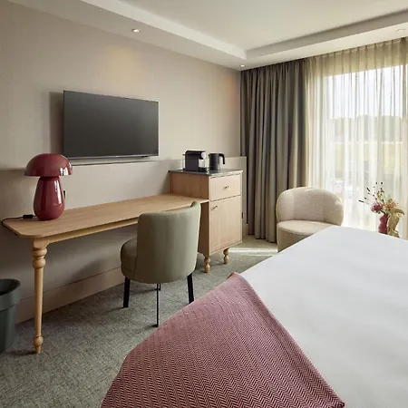 Der Valk Hotel 4*
