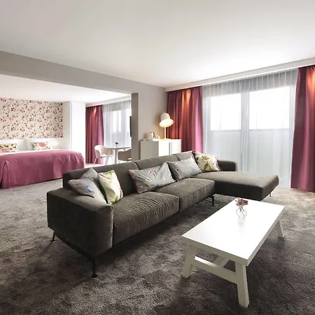 Der Valk Hotel 4*